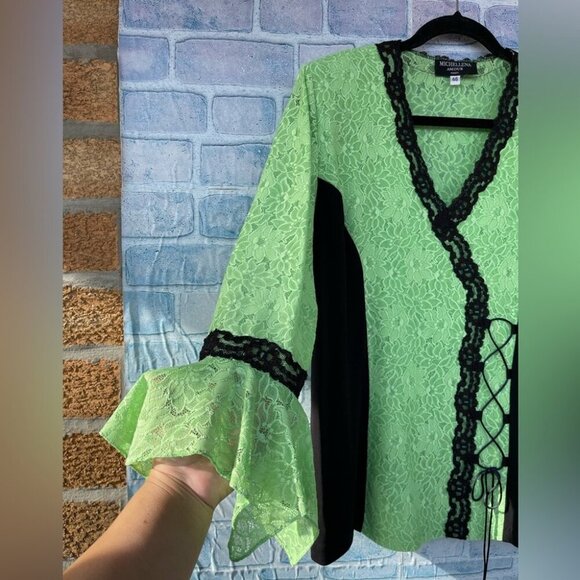Michellena Amour paris lace bell arm blouse size 46/1X - Picture 5 of 13